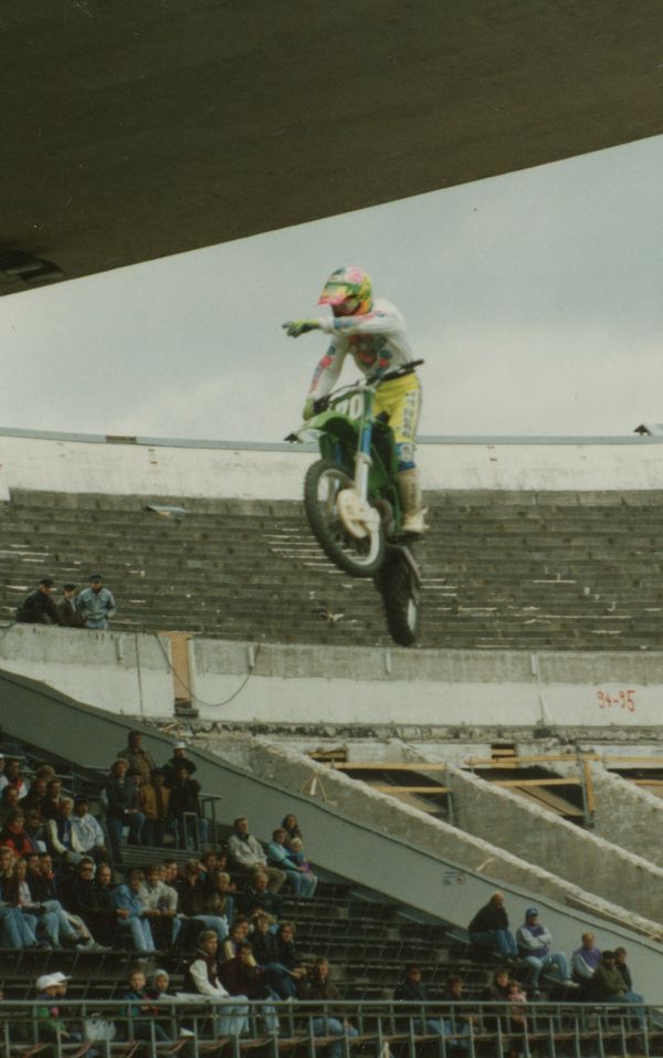Helsinki Olympiastadion supercross 1991 Michael Craig USA tuulettaa voittoa